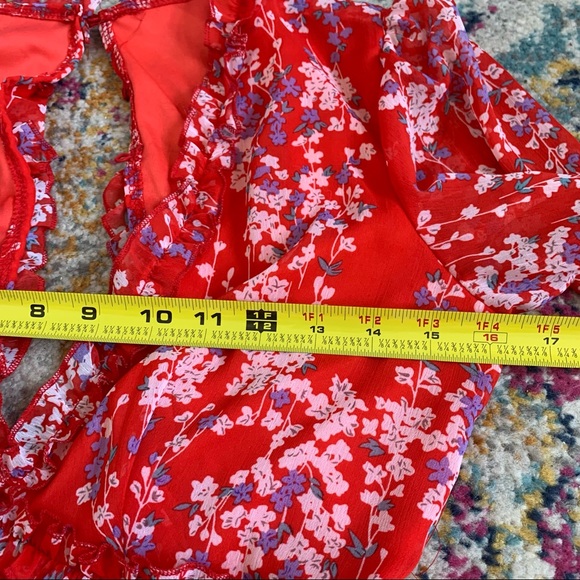 LANEY CUTOUT BACK RUFFLE DETAIL FLORAL DRESS RED New - Picture 8 of 12